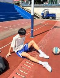 查理·莫顿在季后赛展现“大场面先生”本色