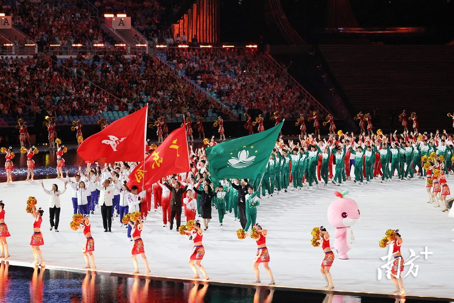 CBA浙江男篮险胜青岛