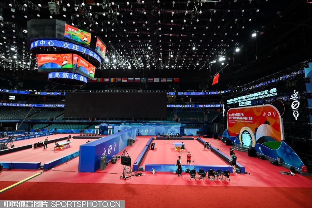 廷贝尔重返赛场，成为阿森纳后防核心，黄牌隐忧悄然逼近